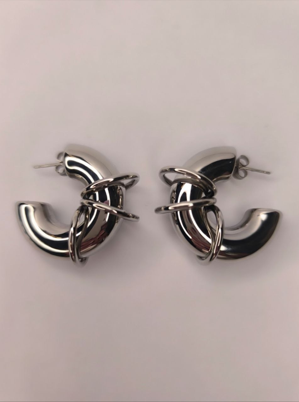 Zag Bijoux Interlocking Orb Hoop Earrings